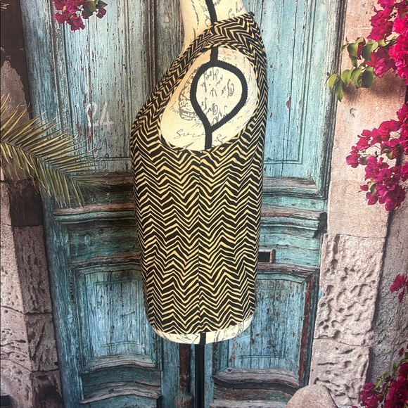 Chaps petite brown and black sleeveless blouse, size Petite medium, GUC - Picture 10 of 11